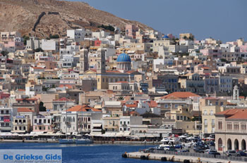 Ermoupolis Syros | Griekenland 12 - Foto van https://www.grieksegids.nl/fotos/cycladennet-fotos/syros/mid/syros-grieksegids-012.jpg