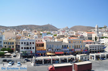 Ermoupolis Syros | Griekenland 18 - Foto van https://www.grieksegids.nl/fotos/cycladennet-fotos/syros/mid/syros-grieksegids-018.jpg