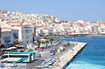 Ermoupolis Syros | Griekenland 24 - Foto van https://www.grieksegids.nl/fotos/cycladennet-fotos/syros/mid/syros-grieksegids-024.jpg