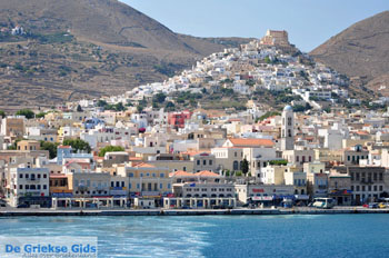 Ermoupolis Syros | Griekenland 53 - Foto van https://www.grieksegids.nl/fotos/cycladennet-fotos/syros/mid/syros-grieksegids-053.jpg