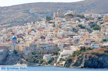 Ermoupolis Syros | Griekenland 61 - Foto van https://www.grieksegids.nl/fotos/cycladennet-fotos/syros/mid/syros-grieksegids-061.jpg