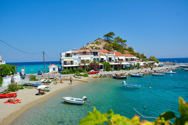 Kokkari Samos | Egeische eilanden - Foto van https://www.grieksegids.nl/fotos/egeische-eilanden/samos/kokkari/mid/kokkari-001.jpg?v=1773399893
