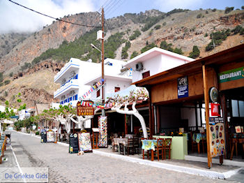 Restaurants en taverna's in Agia Roumeli | Chania Kreta | Griekenland - Foto van https://www.grieksegids.nl/fotos/eiland-kreta/fotos-mid/agia-roumeli-kreta/agia-roumeli-kreta-005.jpg