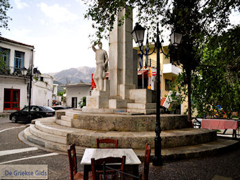 Traditioneel dorp Vrisses | Chania Kreta | Foto 3 - Foto van https://www.grieksegids.nl/fotos/eiland-kreta/fotos-mid/askyfou-imbros-kreta/vrisses-chania-003.jpg