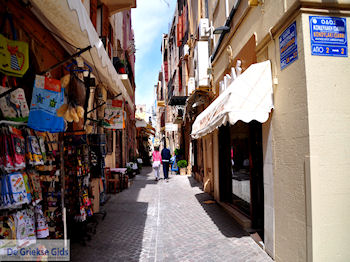 Odos Spyridonos en Kondylaki  | Chania stad | Kreta - Foto van https://www.grieksegids.nl/fotos/eiland-kreta/fotos-mid/chania-kreta/chania-stad-008.jpg