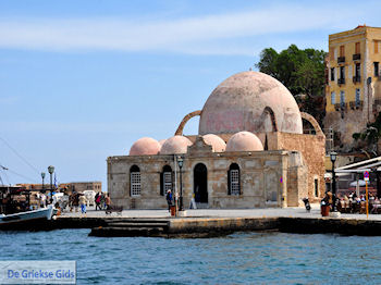 Voormalig moskee Kioutsouk Hasan  | Chania stad | Kreta - Foto van https://www.grieksegids.nl/fotos/eiland-kreta/fotos-mid/chania-kreta/chania-stad-012.jpg