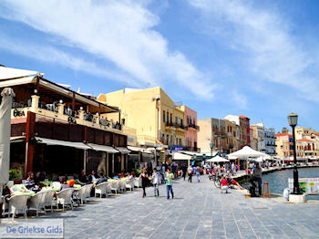 Akti Kountourioti  | Chania stad | Kreta - Foto van https://www.grieksegids.nl/fotos/eiland-kreta/fotos-mid/chania-kreta/chania-stad-023.jpg