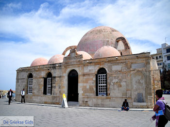 Moskee Kioutsouk Hasan  | Chania stad | Kreta - Foto van https://www.grieksegids.nl/fotos/eiland-kreta/fotos-mid/chania-kreta/chania-stad-040.jpg