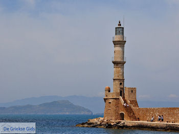 De vuurtoren van dichtbij  | Chania stad | Kreta - Foto van https://www.grieksegids.nl/fotos/eiland-kreta/fotos-mid/chania-kreta/chania-stad-046.jpg