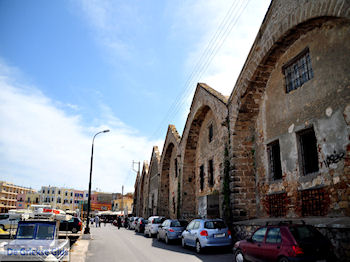 Neoria, hier werden vroeger de boten onderhouden  | Chania stad | Kreta - Foto van https://www.grieksegids.nl/fotos/eiland-kreta/fotos-mid/chania-kreta/chania-stad-051.jpg