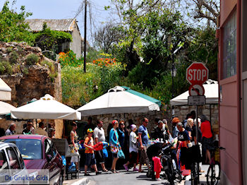 Het is druk op de markt  | Chania stad | Kreta - Foto van https://www.grieksegids.nl/fotos/eiland-kreta/fotos-mid/chania-kreta/chania-stad-061.jpg