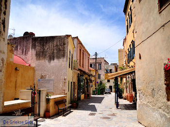 Kleurrijke gebouwen in de oude stad  | Chania stad | Kreta - Foto van https://www.grieksegids.nl/fotos/eiland-kreta/fotos-mid/chania-kreta/chania-stad-065.jpg