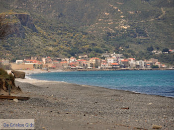 Het kiezelstrand bij Kolymbari foto 2 | Chania Kreta | Griekenland - Foto van https://www.grieksegids.nl/fotos/eiland-kreta/fotos-mid/kolymbari-kreta/kolymbari-kreta-016.jpg