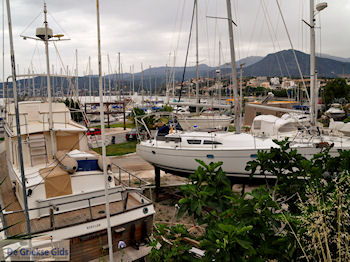 Zeilbootjes Agios Nikolaos Kreta | Griekenland foto 2 - Foto van https://www.grieksegids.nl/fotos/eiland-kreta/fotos-mid/kreta-fotos/agios-nikolaos-kreta-002.jpg