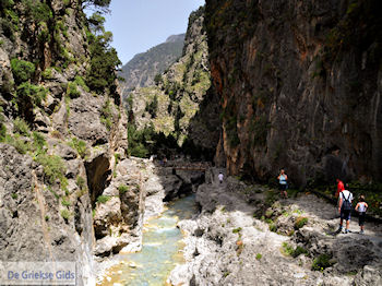 Samariakloof (Chania Kreta) - Foto van https://www.grieksegids.nl/fotos/eiland-kreta/fotos-mid/samaria-kreta/samaria-kreta-021.jpg