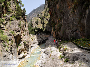 Samariakloof (Chania Kreta) - Foto van https://www.grieksegids.nl/fotos/eiland-kreta/fotos-mid/samaria-kreta/samaria-kreta-023.jpg