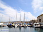 Zeilbootjes en rechts de Arsenali  | Chania stad | Kreta - Foto van De Griekse Gids