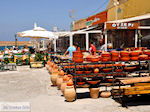 Potten- en keramiekverkoper naast Ouzeri  | Chania stad | Kreta - Foto van De Griekse Gids