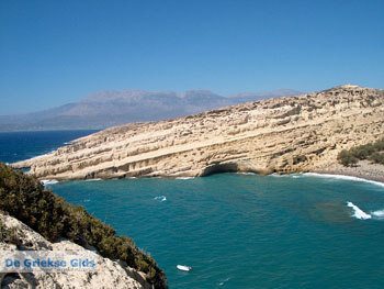 Matala Kreta | Griekenland001 - Foto van https://www.grieksegids.nl/fotos/eiland-kreta/fotos/matala-kreta/mid/matala-kreta-001.jpg