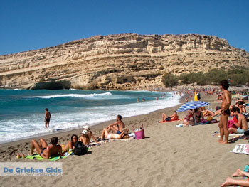 Matala Kreta | Griekenland029 - Foto van https://www.grieksegids.nl/fotos/eiland-kreta/fotos/matala-kreta/mid/matala-kreta-029.jpg