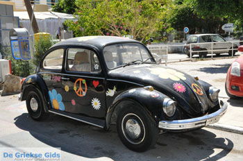 Hippie auto in Matala | Zuid Kreta Griekenland 5 - Foto van https://www.grieksegids.nl/fotos/eiland-kreta/fotos/zuidkreta/normaal/zuid-kreta-grieksegids-0005.jpg