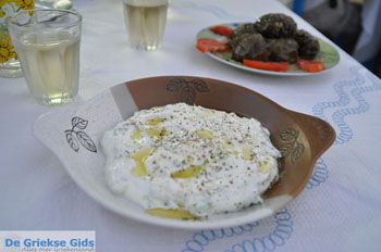 Tzatziki in Matala | Zuid Kreta Griekenland 9 - Foto van https://www.grieksegids.nl/fotos/eiland-kreta/fotos/zuidkreta/normaal/zuid-kreta-grieksegids-0882.jpg