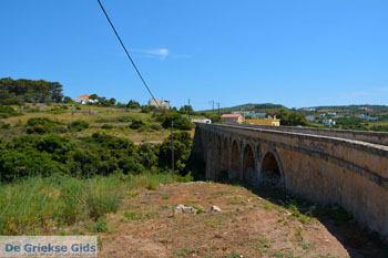 Katouni brug | Ano en Kato Livadi Kythira | Griekenland | Foto 51 - Foto van https://www.grieksegids.nl/fotos/eiland-kythira/livadi/normaal/livadi-kythira-051.jpg