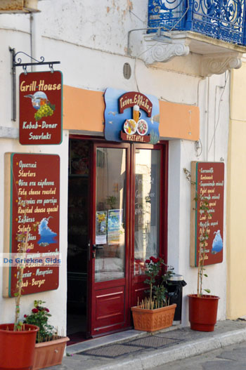 Markt Potamos Kythira | Griekenland 3 - Foto van https://www.grieksegids.nl/fotos/eiland-kythira/potamos/normaal/potamos-kythira-026.jpg