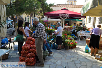 Markt Potamos Kythira | Griekenland 12 - Foto van https://www.grieksegids.nl/fotos/eiland-kythira/potamos/normaal/potamos-kythira-035.jpg