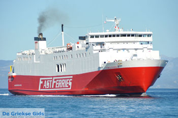 Ferry Rafina - Andros | De Griekse Gids  - Foto van https://www.grieksegids.nl/fotos/eilandandros/andros-mid/eiland-andros-001.jpg