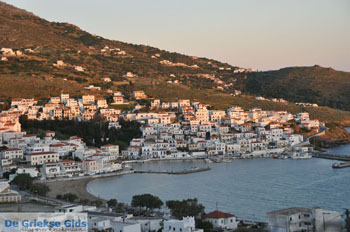 Batsi | Eiland Andros | De Griekse Gids | Foto 1 - Foto van https://www.grieksegids.nl/fotos/eilandandros/andros-mid/eiland-andros-004.jpg