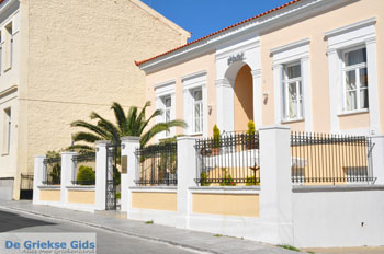 Andros-stad (Chora) | De Griekse Gids | Foto 016 - Foto van https://www.grieksegids.nl/fotos/eilandandros/andros-mid/eiland-andros-023.jpg