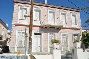 Andros-stad (Chora) | De Griekse Gids | Foto 017 - Foto van https://www.grieksegids.nl/fotos/eilandandros/andros-mid/eiland-andros-024.jpg