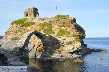 Andros-stad (Chora) | De Griekse Gids | Foto 113 - Foto van https://www.grieksegids.nl/fotos/eilandandros/andros-mid/eiland-andros-178.jpg