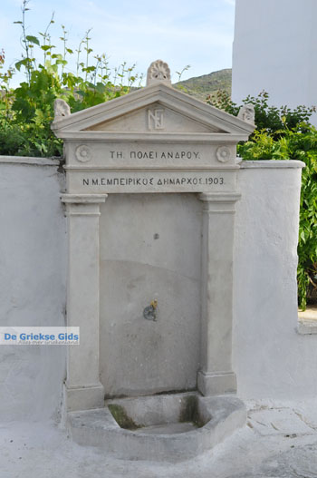 Andros-stad (Chora) | De Griekse Gids | Foto 125 - Foto van https://www.grieksegids.nl/fotos/eilandandros/andros-mid/eiland-andros-190.jpg