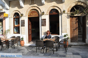 Andros-stad (Chora) | De Griekse Gids | Foto 135 - Foto van https://www.grieksegids.nl/fotos/eilandandros/andros-mid/eiland-andros-200.jpg