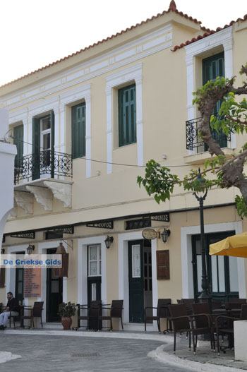 Andros-stad (Chora) | De Griekse Gids | Foto 136 - Foto van https://www.grieksegids.nl/fotos/eilandandros/andros-mid/eiland-andros-201.jpg