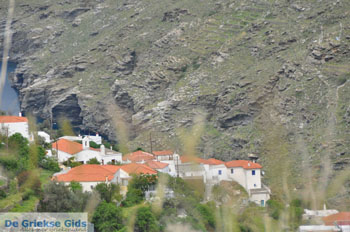 Op weg naar het klooster Panachrantou | Eiland Andros | De Griekse Gids 003 - Foto van https://www.grieksegids.nl/fotos/eilandandros/andros-mid/eiland-andros-291.jpg