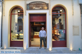 Andros-stad (Chora) | De Griekse Gids | Foto 152 - Foto van https://www.grieksegids.nl/fotos/eilandandros/andros-mid/eiland-andros-391.jpg