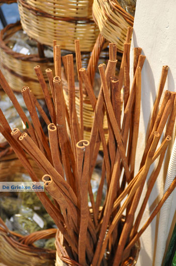 Andros-stad (Chora) | De Griekse Gids | Foto 155 - Foto van https://www.grieksegids.nl/fotos/eilandandros/andros-mid/eiland-andros-394.jpg