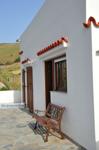 Appartementen Myrtho op eiland Andros | De Griekse Gids foto 2 - Foto van https://www.grieksegids.nl/fotos/eilandandros/andros-mid/eiland-andros-404.jpg
