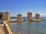 De windmolens | Chios stad Tampakika - De Griekse Gids - Foto van Doortje van Lieshout