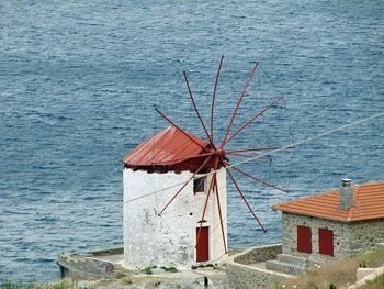 Windmolen Mavri in Marmaro bij Kardamyla | Chios - De Griekse Gids - Foto van Doortje van Lieshout