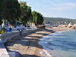 Taverna's aan strand Katarraktis - Eiland Chios - Foto van De Griekse Gids