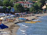 Het gezellige Karfas strand - Eiland Chios - Foto van De Griekse Gids