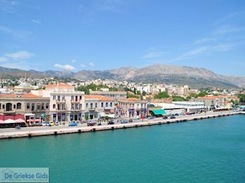 Aan de haven van Chios stad - Eiland Chios - Foto van https://www.grieksegids.nl/fotos/eilandchios/350pixels/eiland-chios-foto-010.jpg
