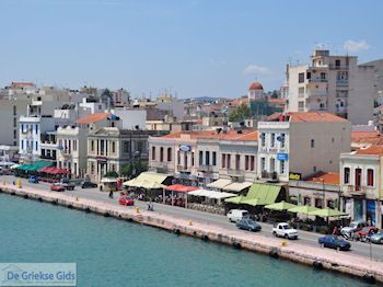 Chios stad, de weg aan de haven - Eiland Chios - Foto van https://www.grieksegids.nl/fotos/eilandchios/350pixels/eiland-chios-foto-011.jpg