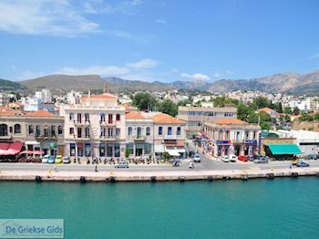Chios stad, aan de haven - Eiland Chios - Foto van https://www.grieksegids.nl/fotos/eilandchios/350pixels/eiland-chios-foto-012.jpg