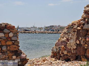 Doorkijk haven Chios stad - Eiland Chios - Foto van https://www.grieksegids.nl/fotos/eilandchios/350pixels/eiland-chios-foto-020.jpg
