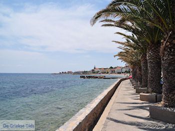 Het verzorgde Vrondados - Eiland Chios - Foto van https://www.grieksegids.nl/fotos/eilandchios/350pixels/eiland-chios-foto-024.jpg